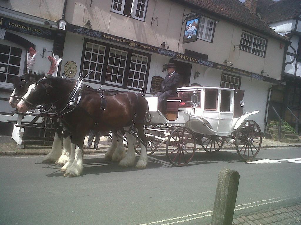 The Swan Inn Midhurst Eksteriør billede