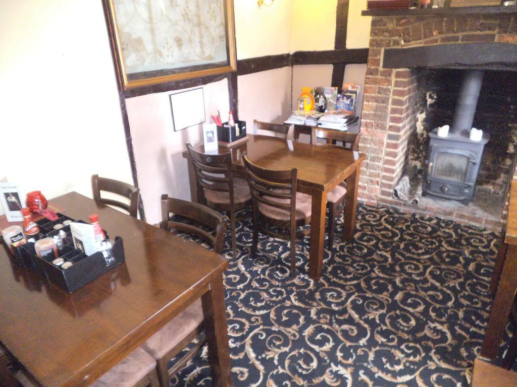 The Swan Inn Midhurst Eksteriør billede