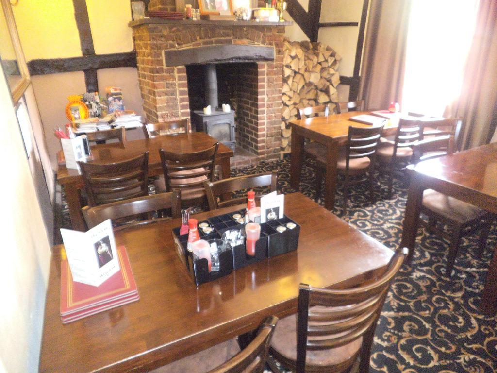 The Swan Inn Midhurst Eksteriør billede